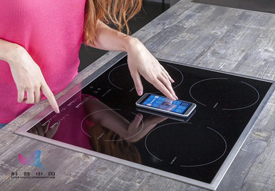 電磁爐上不要放手機 電磁爐上不要放手機