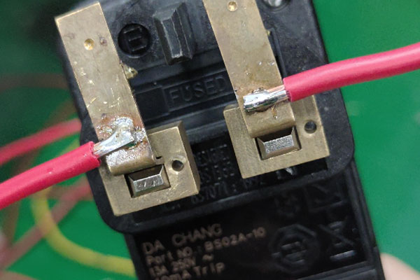 帶線插頭 帶線插頭