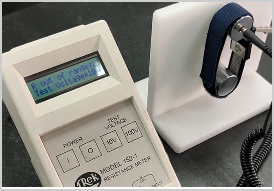 防靜電腕帶檢測(cè)實(shí)驗(yàn)室.jpg 防靜電腕帶檢測(cè)實(shí)驗(yàn)室.jpg