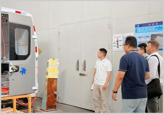 RINA(意大利船級社)一行到訪優科南京汽車檢測實驗室-4.jpg RINA(意大利船級社)一行到訪優科南京汽車檢測實驗室-4.jpg