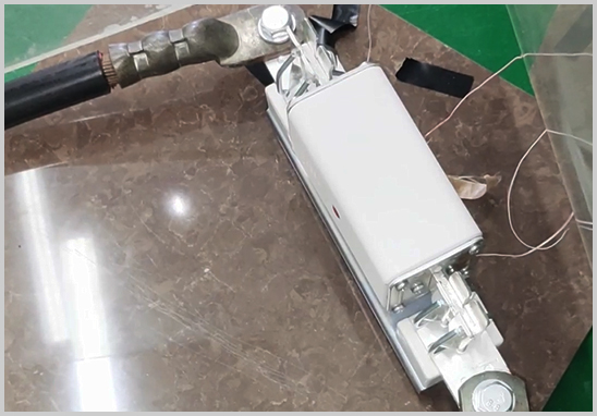 光伏熔斷器溫升測試.jpg 光伏熔斷器溫升測試.jpg